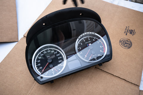 Gauge Cluster (E9x M3)