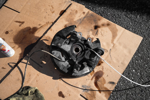 Left Rear Knuckle & Hub (E9x M3)