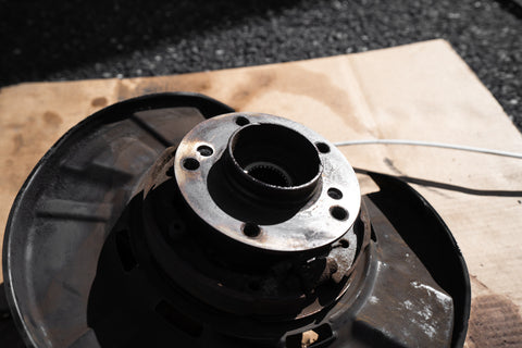Left Rear Knuckle & Hub (E9x M3)