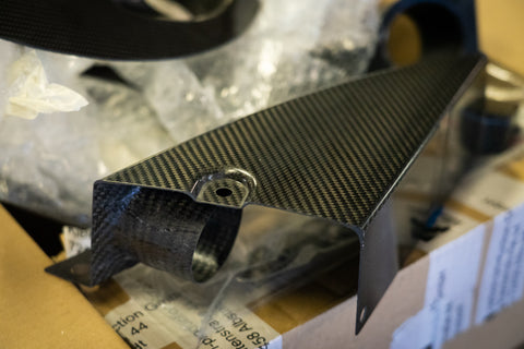 E9x M3 Clubsport Carbon Corner Undertray with Ducts